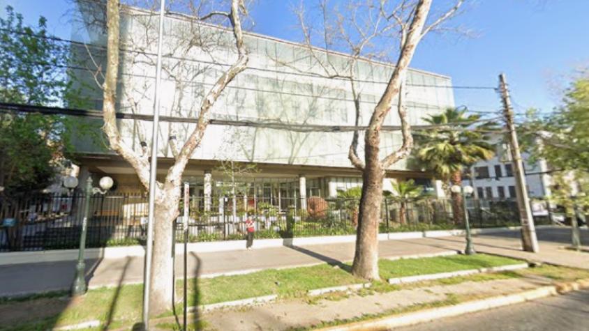 Evacuación preventiva en Universidad Finis Terrae por emergencia química en edificio de Odontología