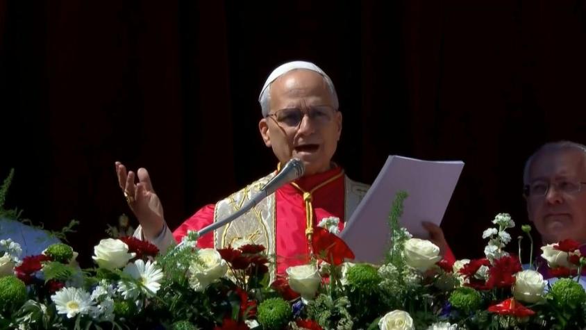 El papa pide “elegir la paz” en su primer mensaje de Pascua