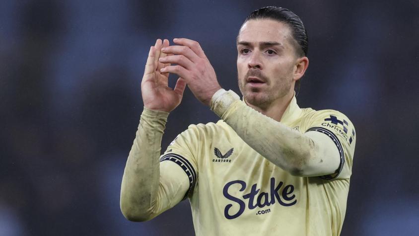 "No había manera de despertarlo": Las imágenes de Jack Grealish completamente dormido en un bar que dan la vuelta al mundo