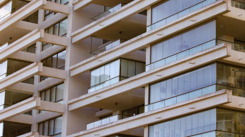 Estudio revela qué comunas dejaron de ser buenas para invertir en departamentos: conoce las más riesgosas y las que son oportunidades