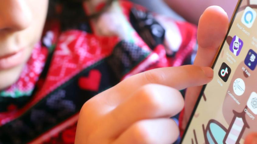 ¿Menores de 16 años sin redes sociales? Gobierno busca restringir su uso en Chile