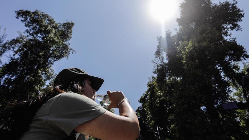 Semana Santa con calor en la zona central: Proyectan hasta 34°C en la región Metropolitana