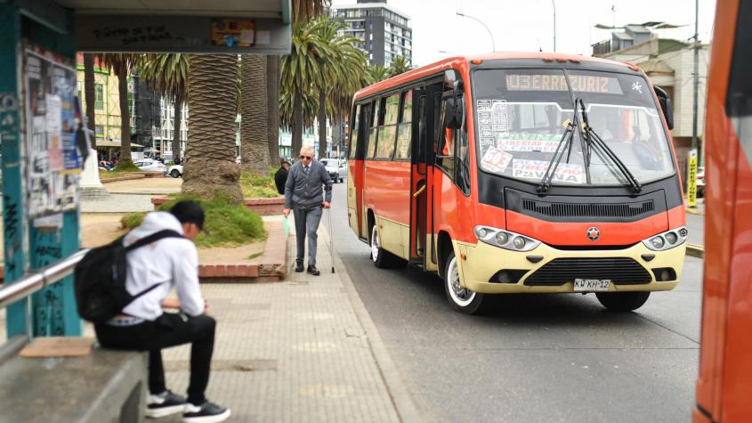 Conductores de micros en Valparaíso anuncian paro por deuda que supera los $20 millones