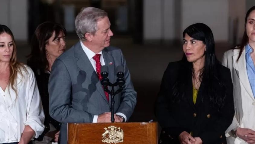 Cadem: Kast alcanza 42% de aprobación en primer mes y 67% apoya expulsión de estudiantes que buscaron agredir a Lincolao