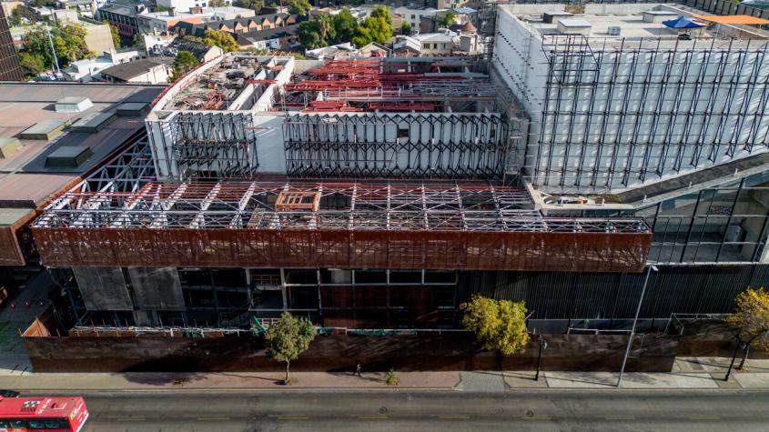 Crónica: La crisis del GAM y la maldición de los “elefantes blancos” en Santiago