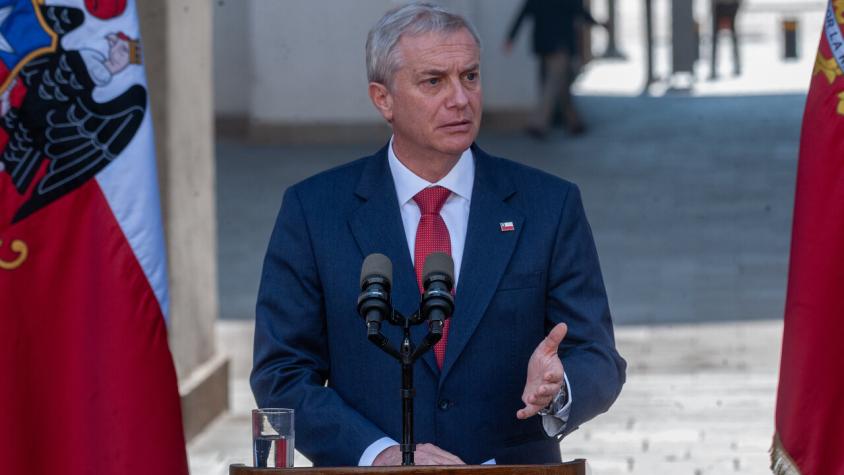 Ante flancos abiertos: Kast sale a defender la Ley de Reconstrucción