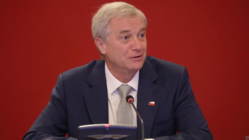 "Chile compite contra el estancamiento": ¿Cómo sería la rebaja del impuesto corporativo que propone Kast?