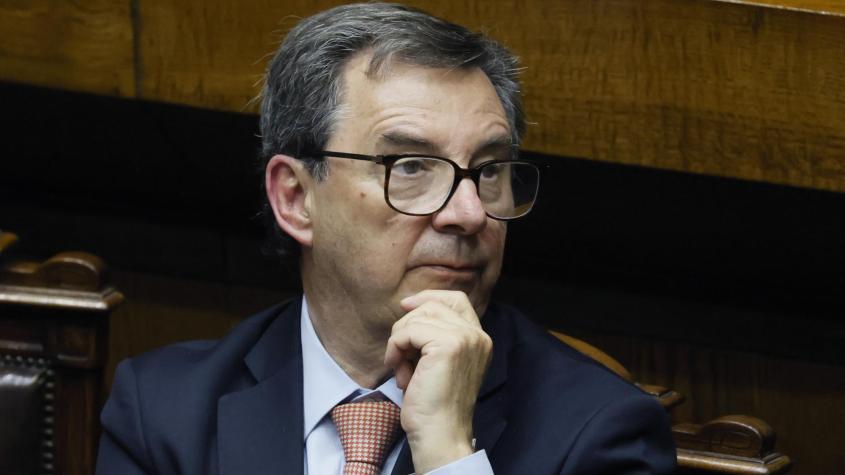 Más de $30 mil millones en inversiones y casi $2 mil millones en depósito a plazo: La declaración de patrimonio del ministro Fernando Barros