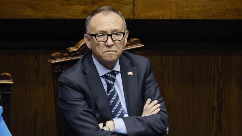 PC y FA reafirman rechazo al proyecto de Reconstrucción tras reunirse con ministro García: "Es para los superricos"