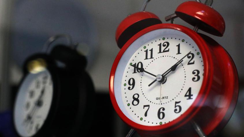 Comenzó el horario de invierno en Chile: Mira la hora oficial AQUÍ Comenzó el horario de invierno en Chile: Mira la hora oficial AQUÍ