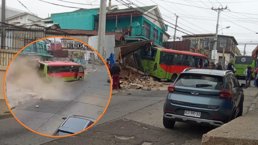 Impactante accidente en cerro Larraín de Valparaíso: micro destrozó casa tras irse cuesta abajo marcha atrás