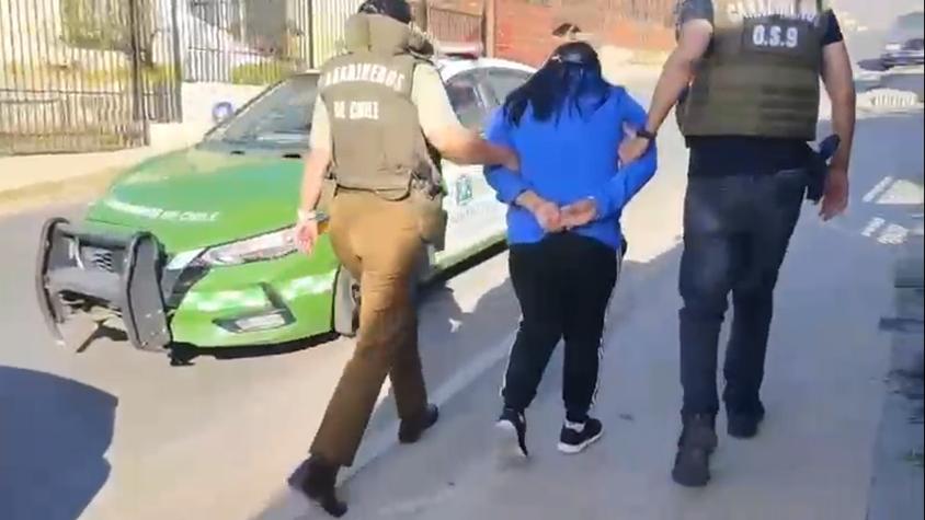 Cuidadora fue detenida por robar $30 millones y enterrarlos en patio de la casa donde trabajaba