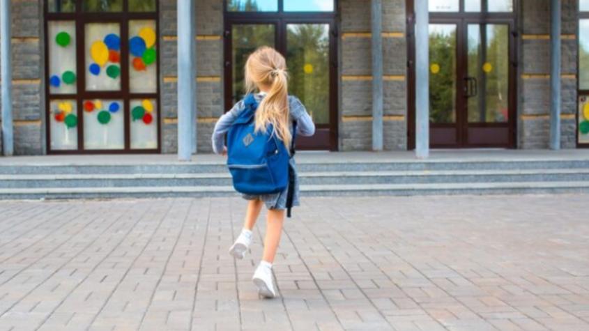 “Me encontré a mi hija toda ensangrentada”: padre de niña que murió en colegio en Argentina descarta versión de tropiezo y caída