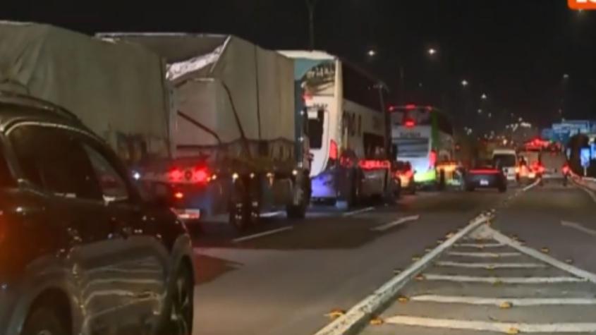 Accidente de tránsito genera emergencia química y obliga a cortar avenida General Velásquez en ambos sentidos