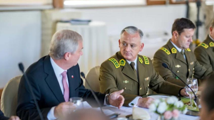 Agenda de seguridad: las fuertes medidas que Kast anunciará en este aniversario de Carabineros

Ex-Ante en T13 »