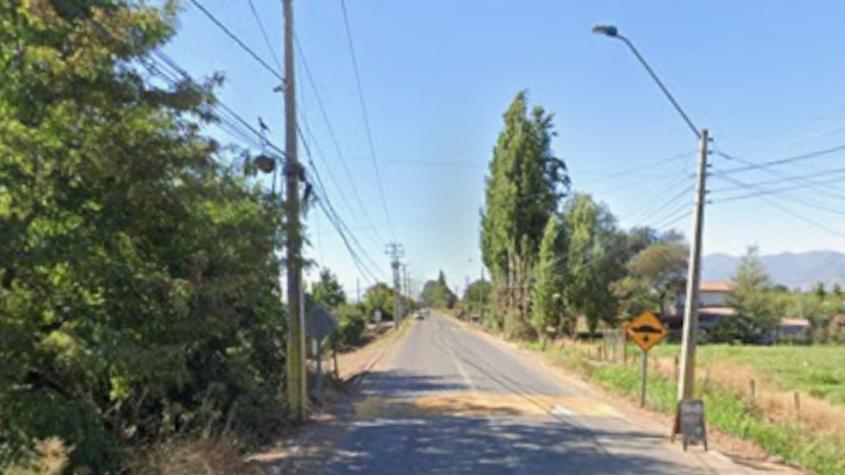 Impacto en Paine: encuentran cuerpo atado con alambres y cubierto con una sábana en camino rural