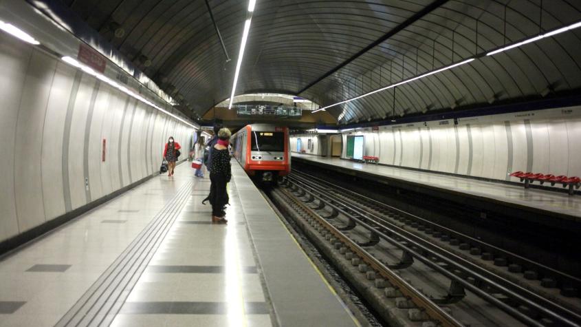 #AlertaT13 | Metro suspende estaciones de Línea 4 por persona en la vía: Servicio funciona parcialmente