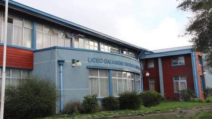 Expulsan a director de liceo en Castro por viajar a Rusia bajo licencia médica