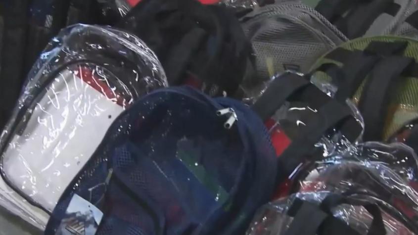 Armas en liceos: ¿Mochilas transparentes podrían evitar el riesgo?
