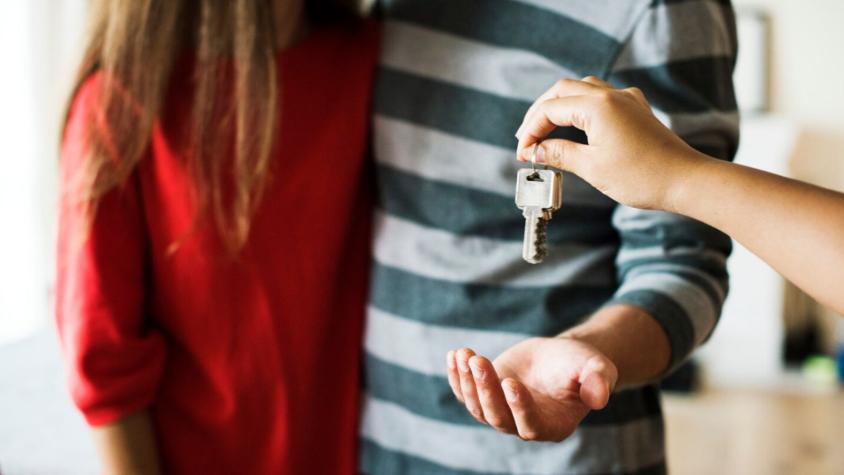 Cumplieron el sueño de la casa propia: Chilenos en Nueva Zelanda compraron vivienda con su jubilación