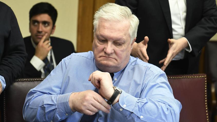 "Hay muchos senadores que piensan igual que yo": Kusanovic exige disculpas del gobierno y compensaciones a Magallanes para respaldar megarreforma "Hay muchos senadores que piensan igual que yo": Kusanovic exige disculpas del gobierno y compensaciones a Magallanes para respaldar megarreforma