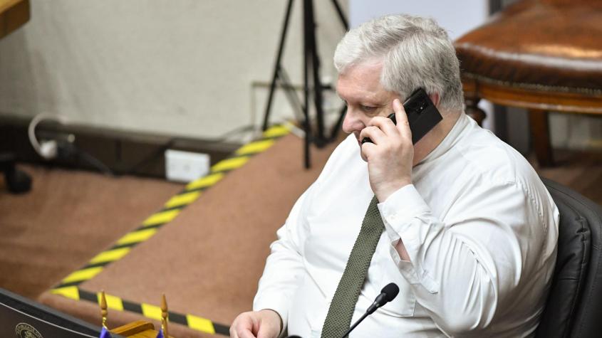 El estilo de Alejandro Kusanovic, el senador que puso precio a su voto para aprobar Plan Quiroz