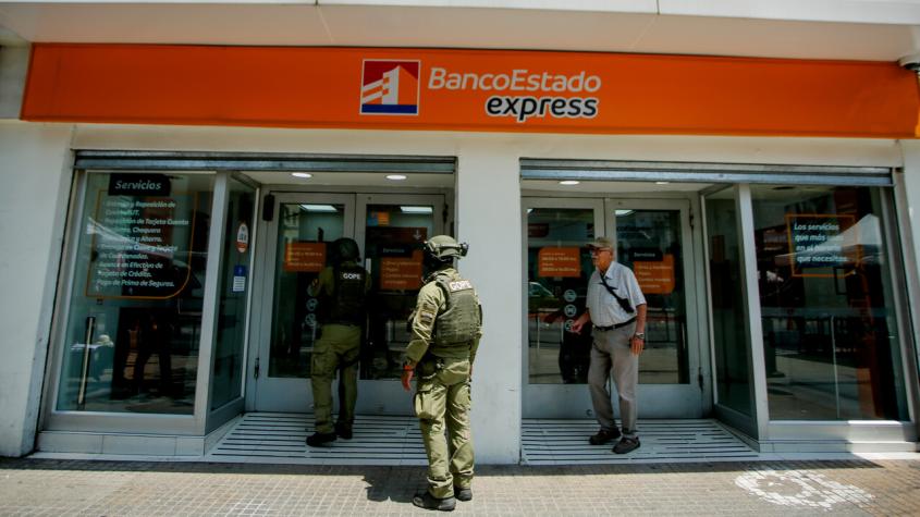 Simularon desmayo y amenaza de bomba para estafar casi 800 millones a banco