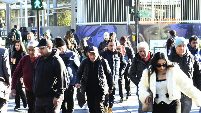 Estudio asegura que el 50% de los chilenos tiene un salario inferior a los 600 mil pesos