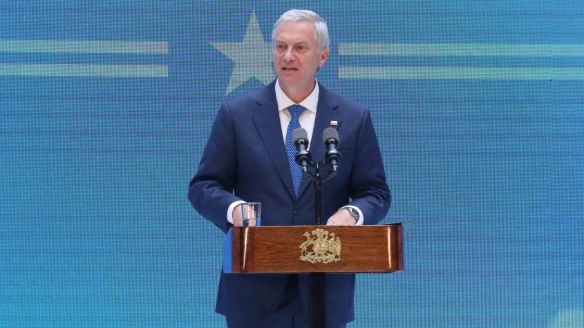Presidente Kast contra el PC tras llamado a movilizaciones: "Luego de ser derrotado en las urnas, busca agitar las calles" Presidente Kast contra el PC tras llamado a movilizaciones: "Luego de ser derrotado en las urnas, busca agitar las calles"