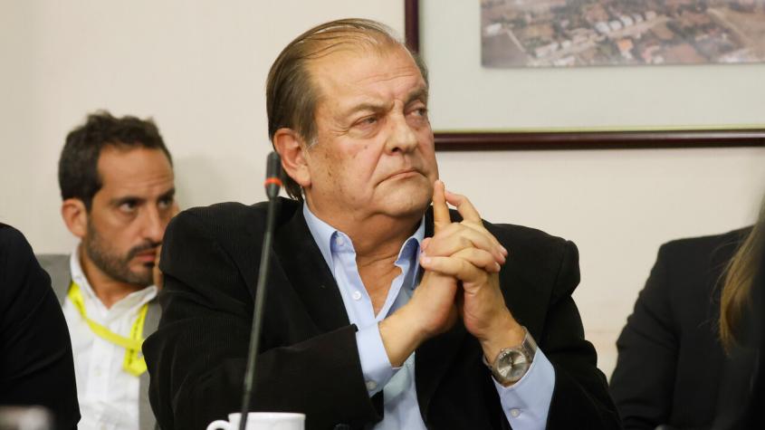 Francisco Vidal por cambio de gabinete: “Es posible que uno cometa errores, pero hay que reconocerlos altiro” Francisco Vidal por cambio de gabinete: “Es posible que uno cometa errores, pero hay que reconocerlos altiro”