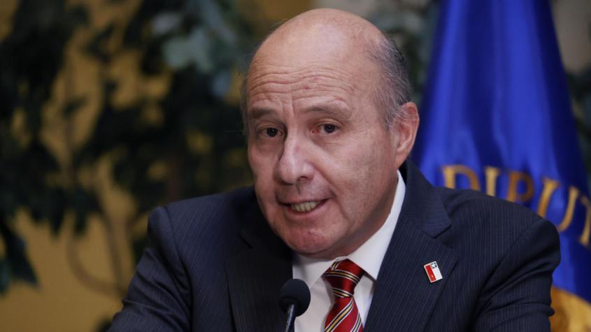Ministro Quiroz ante posible nueva alza de bencinas: "Vamos a hacer todo lo posible para que no ocurra"