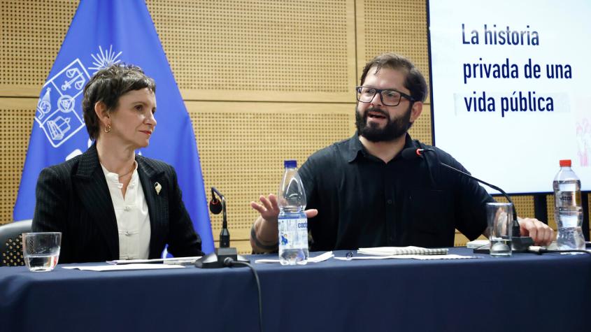 Expresidente Gabriel Boric reaparece en presentación de libro
