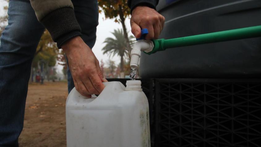 Corte de agua en ocho comunas de Santiago: ¿A qué hora vuelve el suministro?