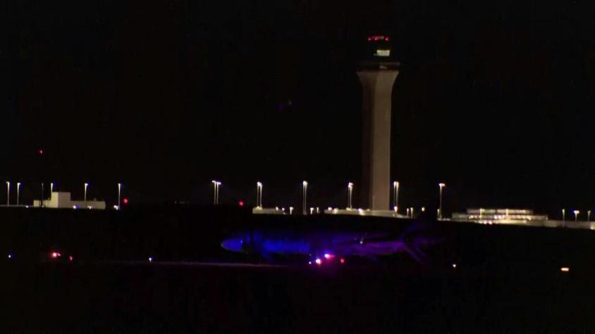 Avión embiste y mata a un peatón cuando trataba de despegar en el aeropuerto de Denver