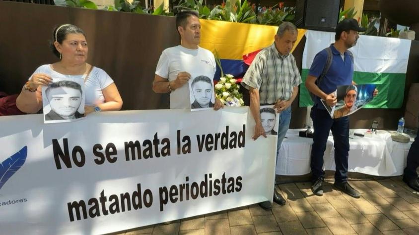 Guerrilleros asesinan a un periodista en región minera de Colombia antes de presidenciales