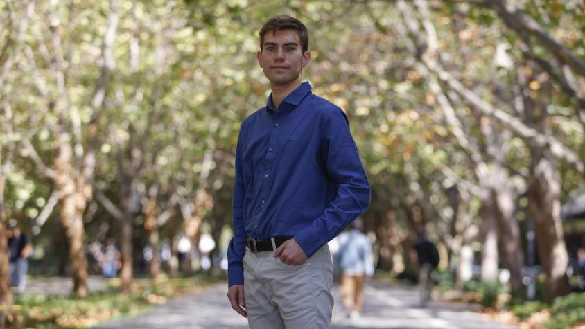 Chileno aceptado en Harvard y el MIT cuenta cómo lo hizo para estudiar Medicina e Ingeniería al mismo tiempo: "Exige saber coordinar" Chileno aceptado en Harvard y el MIT cuenta cómo lo hizo para estudiar Medicina e Ingeniería al mismo tiempo: "Exige saber coordinar"