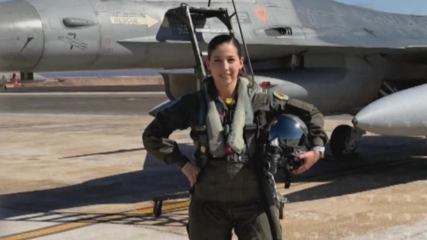 Historia en la Fuerza Aérea: Chilena es la primera piloto de combate F-16 Historia en la Fuerza Aérea: Chilena es la primera piloto de combate F-16