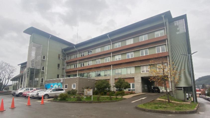 Confirman muerte de paciente de 68 años tras caer del cuarto piso en el Hospital de Curanilahue