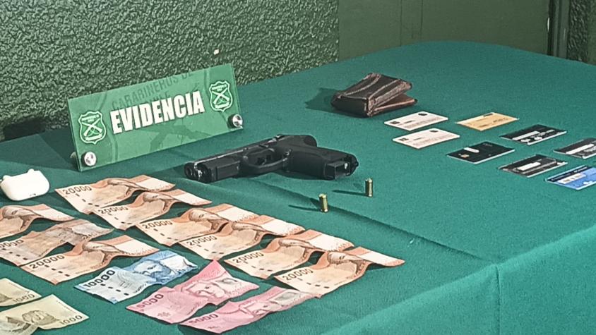 Nieta de Carlos Caszely sufrió violento portonazo en Peñalolén 