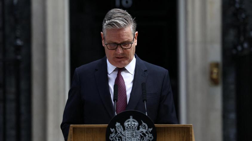 Duró menos de dos años en el cargo: Renuncia el primer ministro británico Keir Starmer