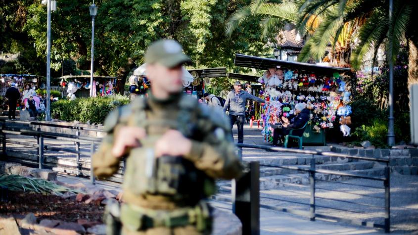 Amenazas de bomba provocaron evacuaciones simultáneas en cuatro puntos de Santiago