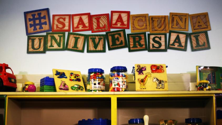 Encuesta Criteria: 74% apoya ley de sala cuna universal, aunque un aspecto genera controversia