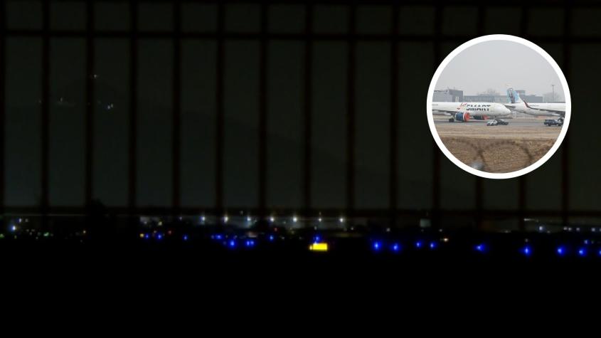 #AlertaT13 | Aeropuerto de Santiago: activan procedimiento de seguridad en avión por presunta presencia de explosivos