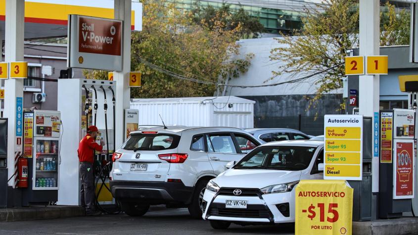 Bencinas bajarían hasta $100 esta semana: ¿Cómo se proyectan los precios para las próximas semanas?