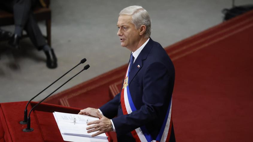 Presidente Kast insiste en que no tocarán beneficios sociales pero señala que "tenemos que ajustar lo que podamos ajustar" Presidente Kast insiste en que no tocarán beneficios sociales pero señala que "tenemos que ajustar lo que podamos ajustar"