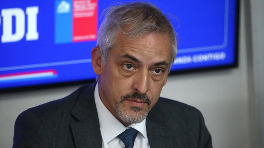 "Las excusas agravan la falta" y "relativiza la gravedad": Oficialismo rechaza dichos de Thayer sobre presunto tráfico de niños haitianos "Las excusas agravan la falta" y "relativiza la gravedad": Oficialismo rechaza dichos de Thayer sobre presunto tráfico de niños haitianos