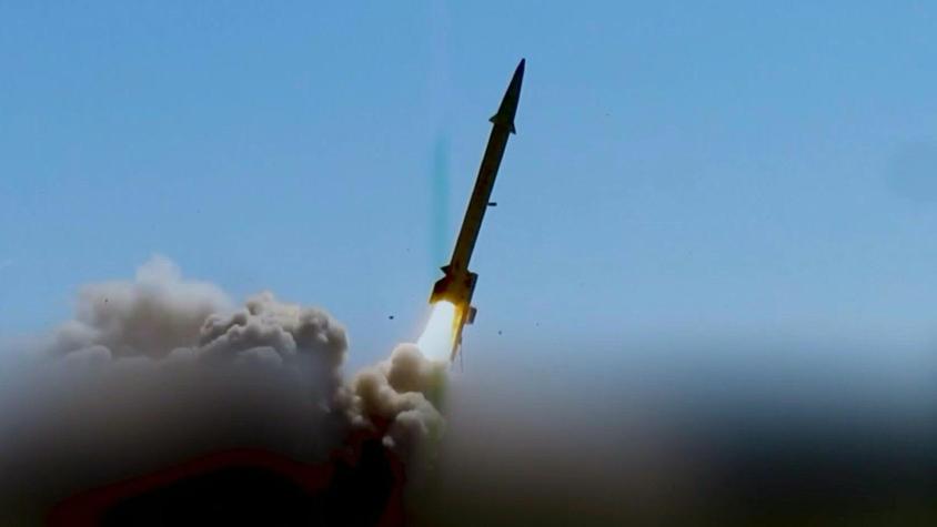 Estados Unidos e Irán se atacan mutuamente pese al alto al fuego