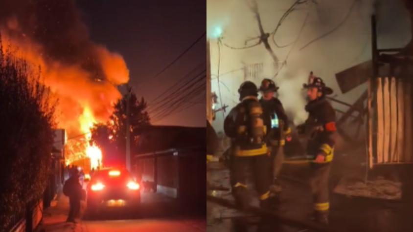 Violento incendio destruye una vivienda en Peñalolén: rescatan a un adulto mayor postrado
