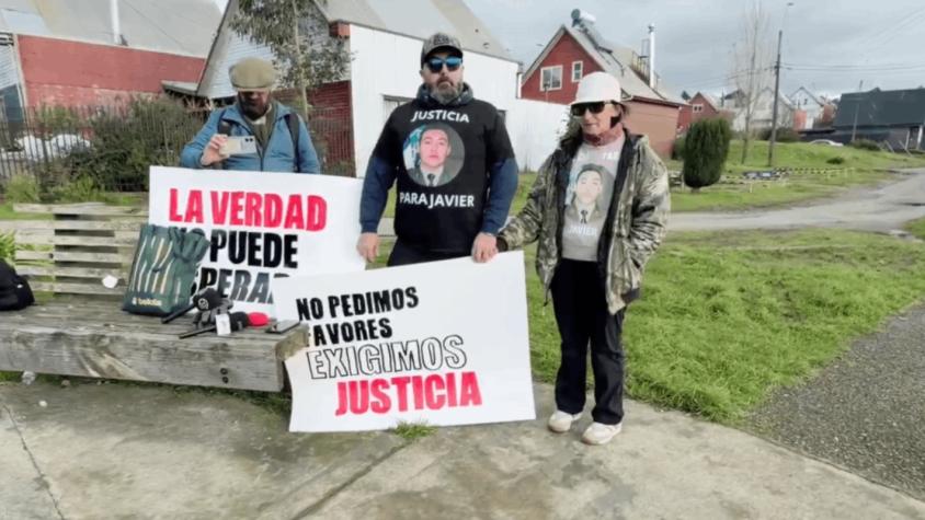 Familia de carabinero fallecido en Puerto Varas marcha para exigir justicia y acceso a investigación 