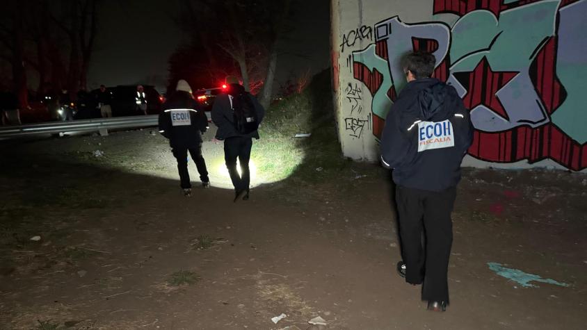 Hallan cuerpo con impacto balístico en la cabeza junto en Talagante: Testigo lo encontró con vida, pero falleció a los minutos